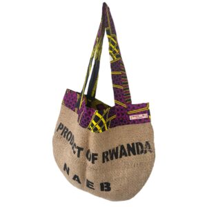 vrolijke-damestas-van-koffiezak-afrika-rwanda